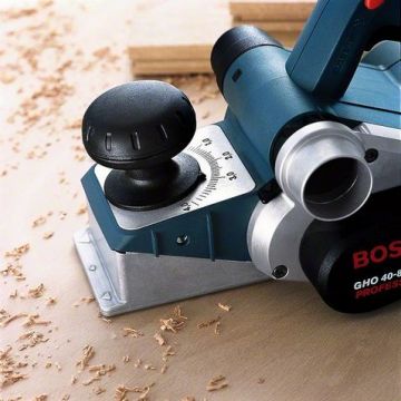 BOSCH GHO 40-82 C Planya 850 Watt