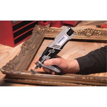 DREMEL 8200-20 Çift Akülü Li-ion El Motoru Sistemi  20 Aksesuarlı