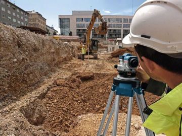 BOSCH GOL 20 D Optik Hizalama Lazeri 60 Metre