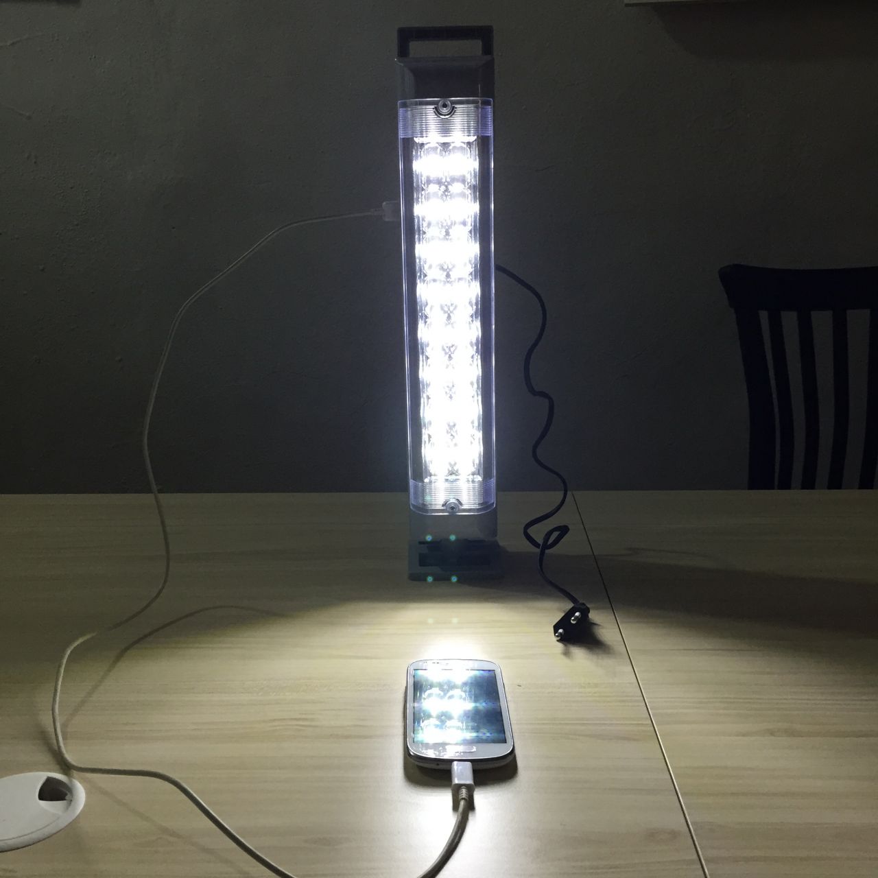 KLAUS Şarj Edilebilir Ledli Işıldak 8 Watt